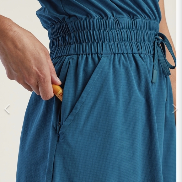 Title Nine Aero Tech Cap Sleeve Seven Sisters Dress - Picture 4 of 7